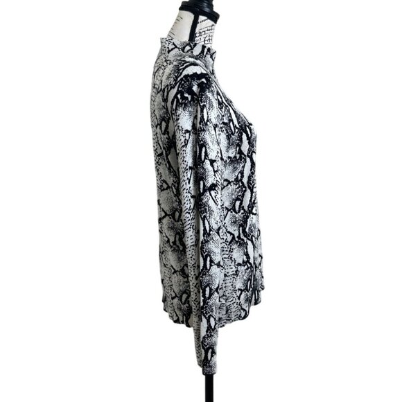 525 America Women's Size M Top Long Sleeve Sweater Mock Neck Beige Black Print - Picture 2 of 8